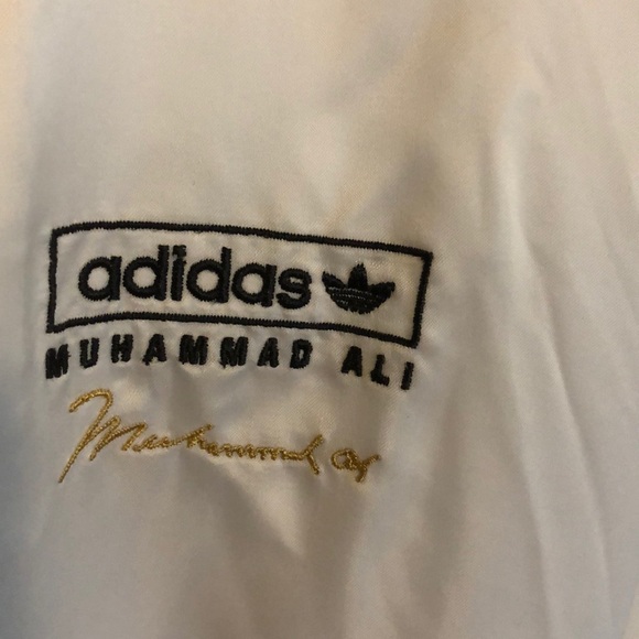 Muhammad Ali Boxing Robe - Picture 6 of 12